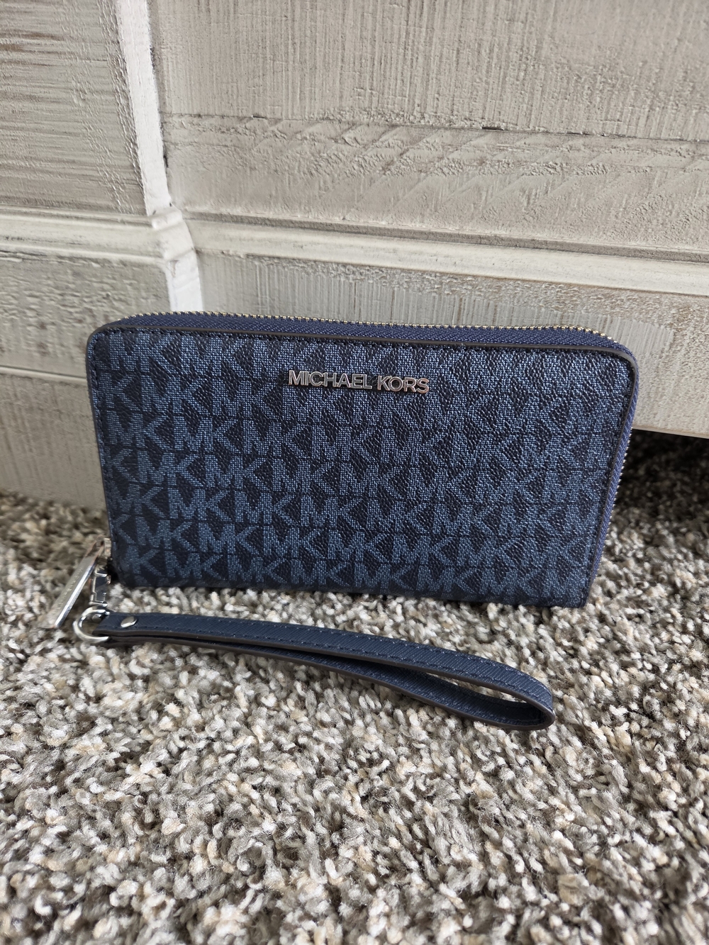 Michael Kors Navy Logo Zip Wristlet Wallet. #SW